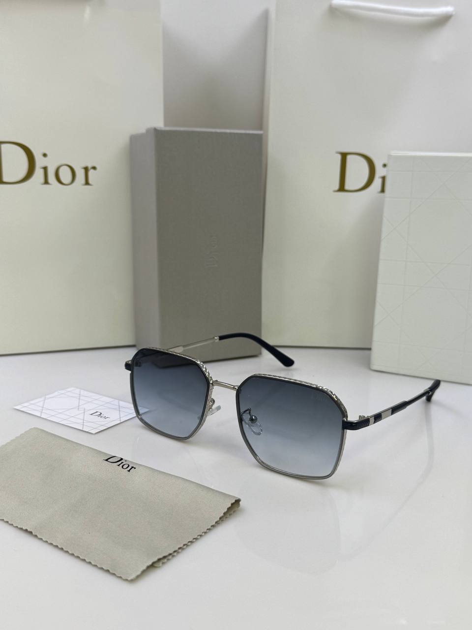 Dior